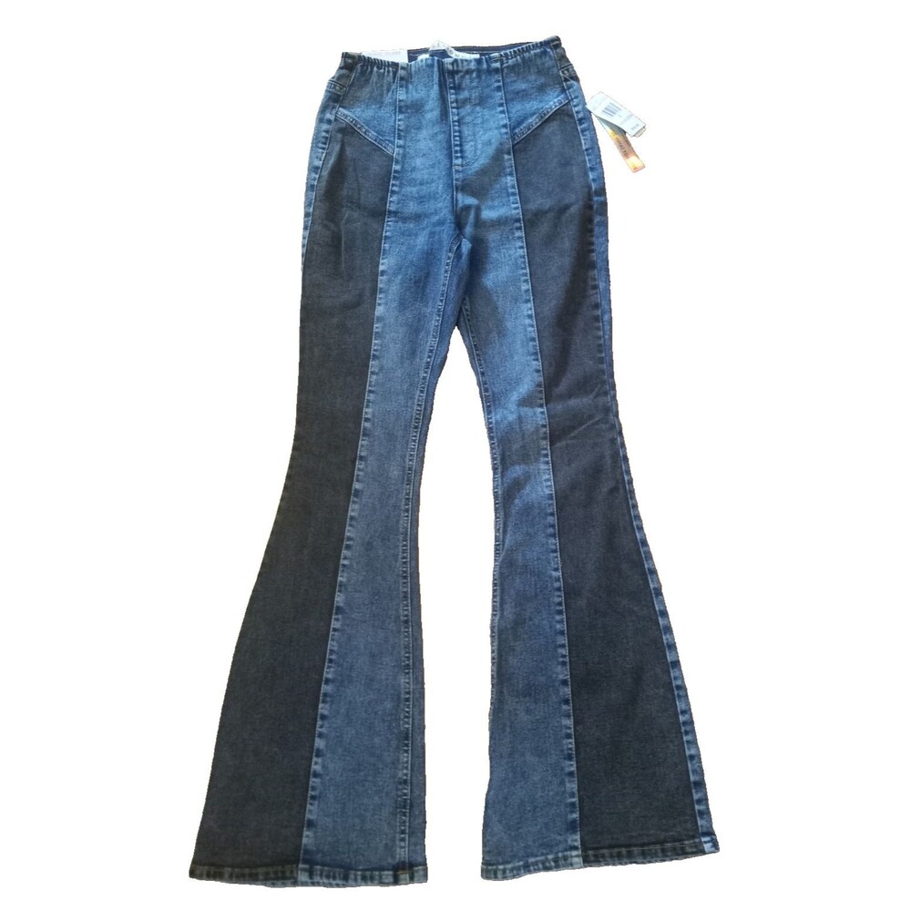 Tinseltown Boho High-RiseFlare-Hem Jeans With Black front panels Size 3/26 NEW